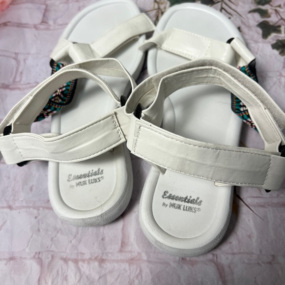 White Strappy Sandals with Silver Buckles and Flat Sole - Picture 3 of 6